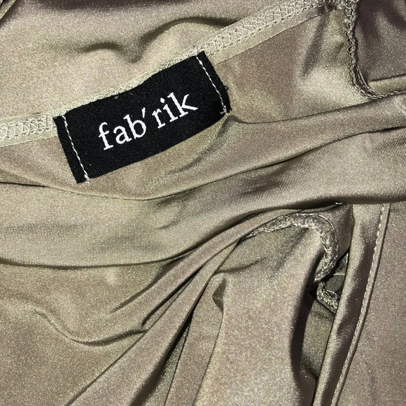 Fab’rik size large sage green choker neck top - Picture 4 of 5